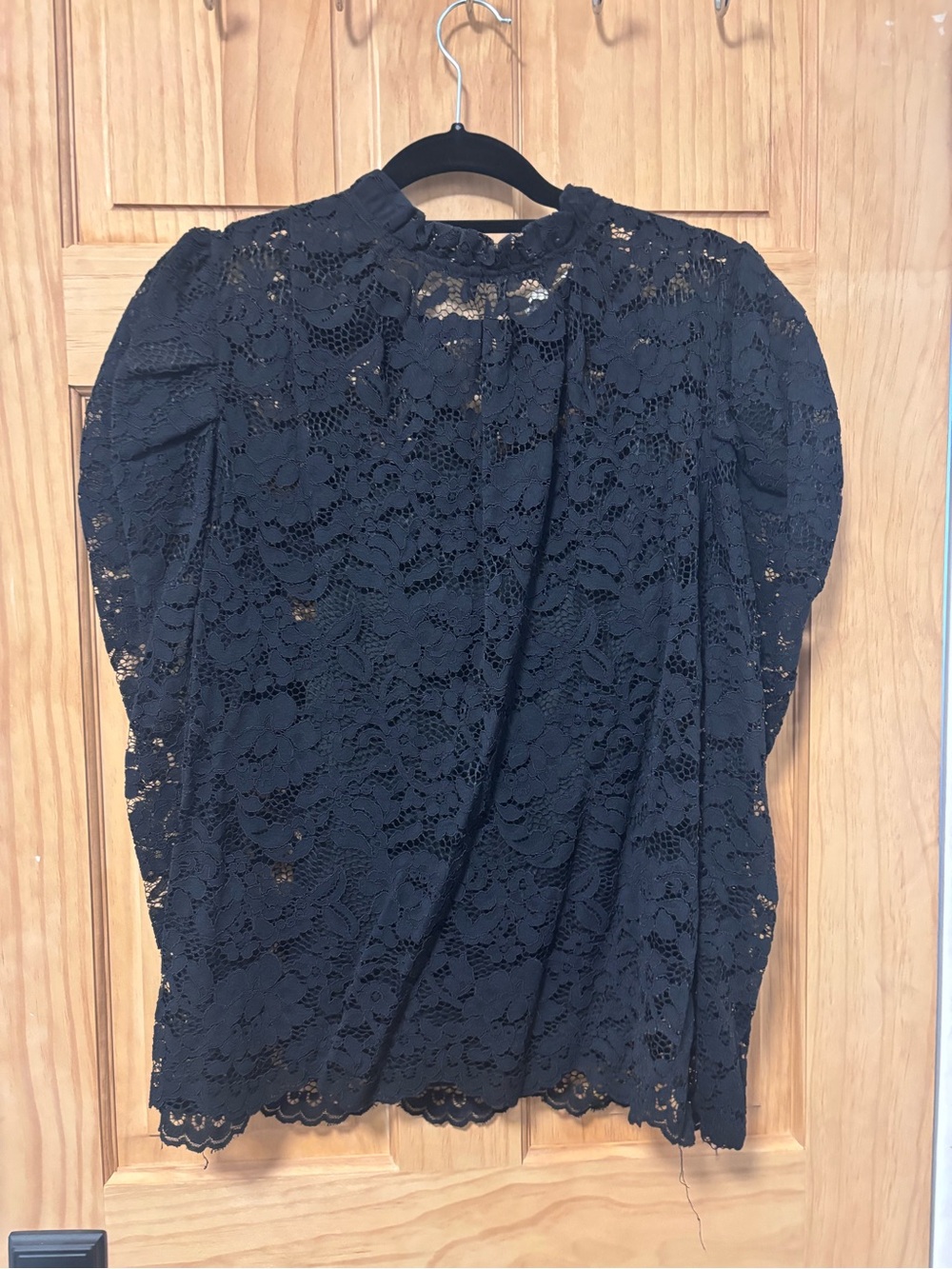 Adiva Black Floral Lace Puff-Sleeve Blouse